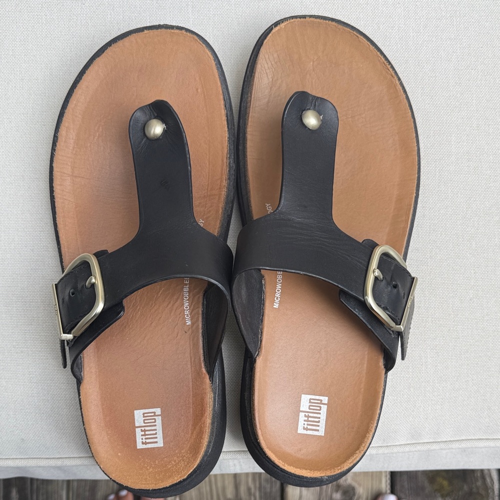 FitFlop Toe Post Black  Sandals